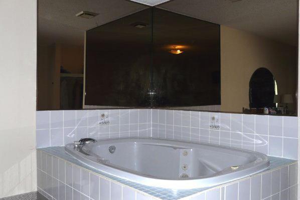Tropicana Inn Niagara Falls Pokój zdjęcie
